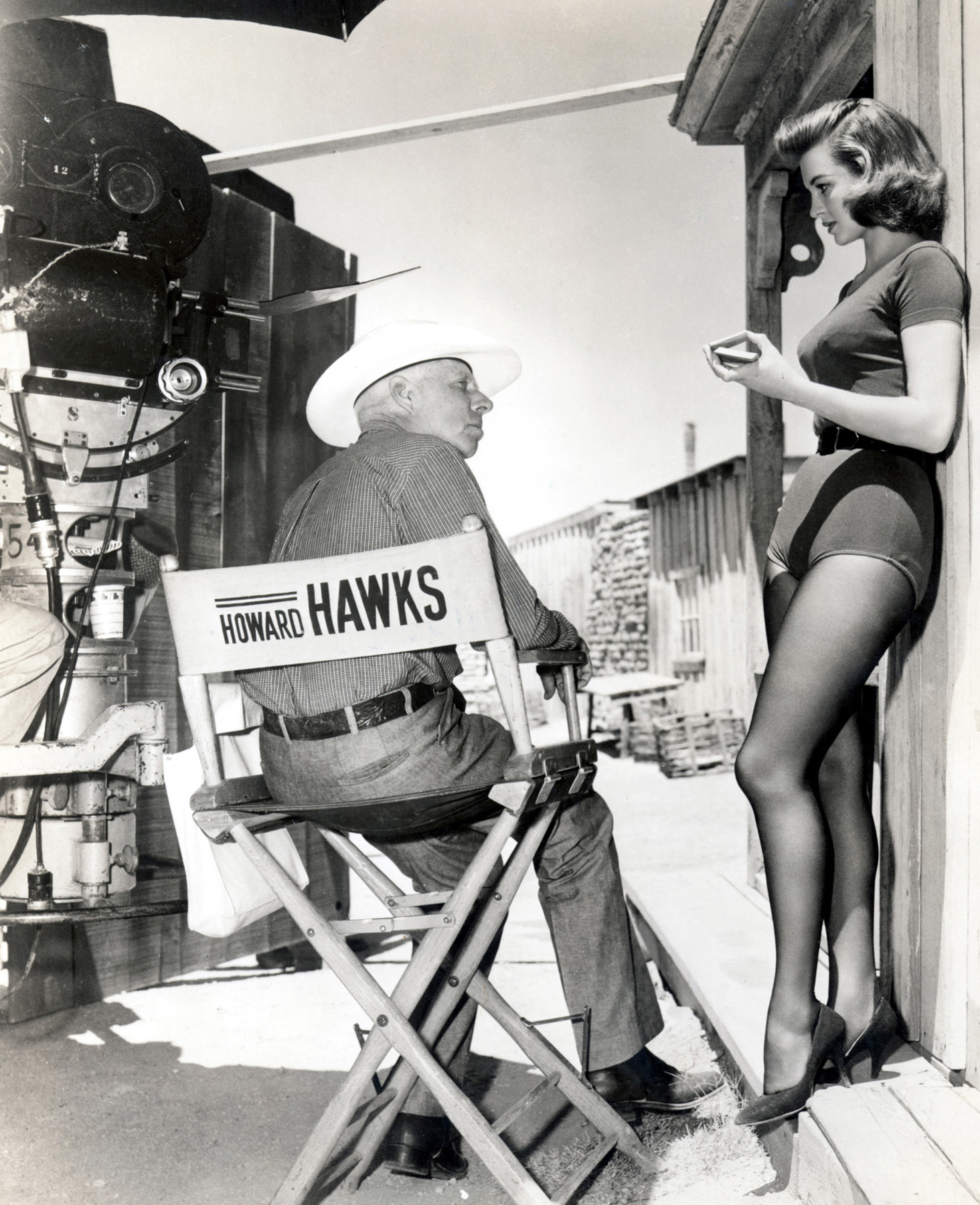 Howard Hawks & Angie Dickinson on the set of 'Rio Bravo' (1959)